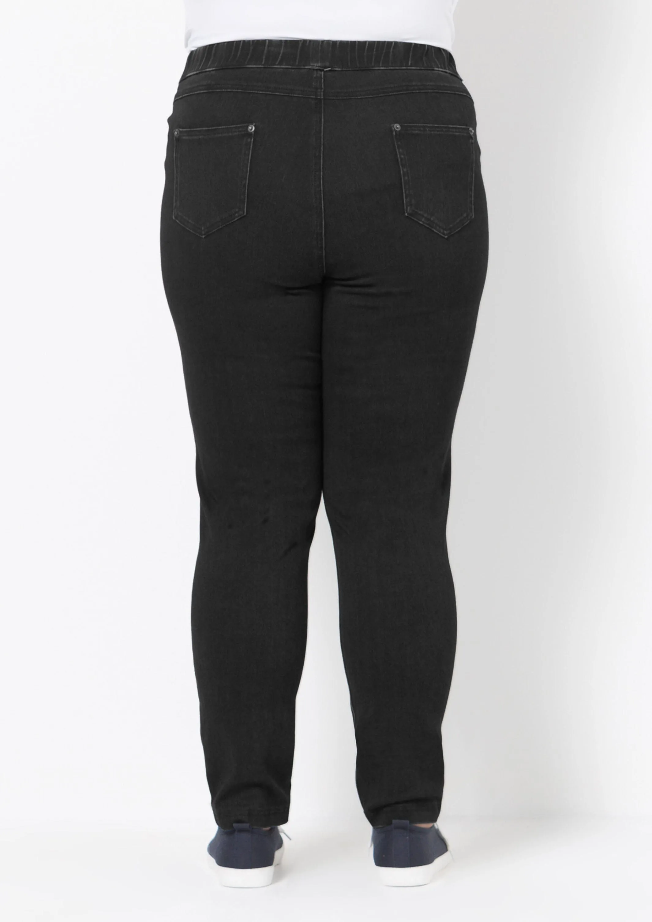 1100B Slim Leg Black Denim Stretch Jean