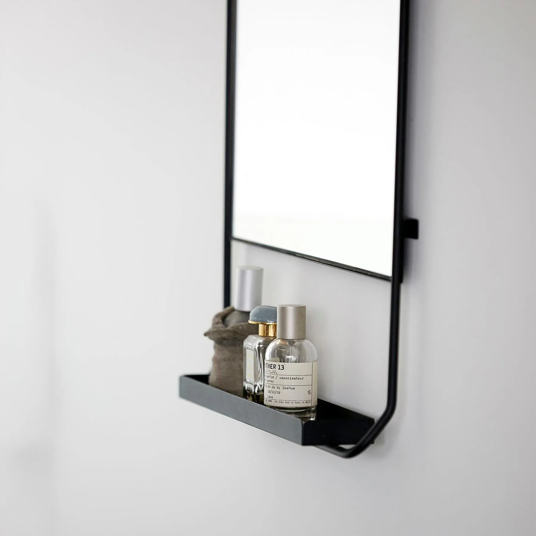 HD Chic Mirror with shelf - vertical