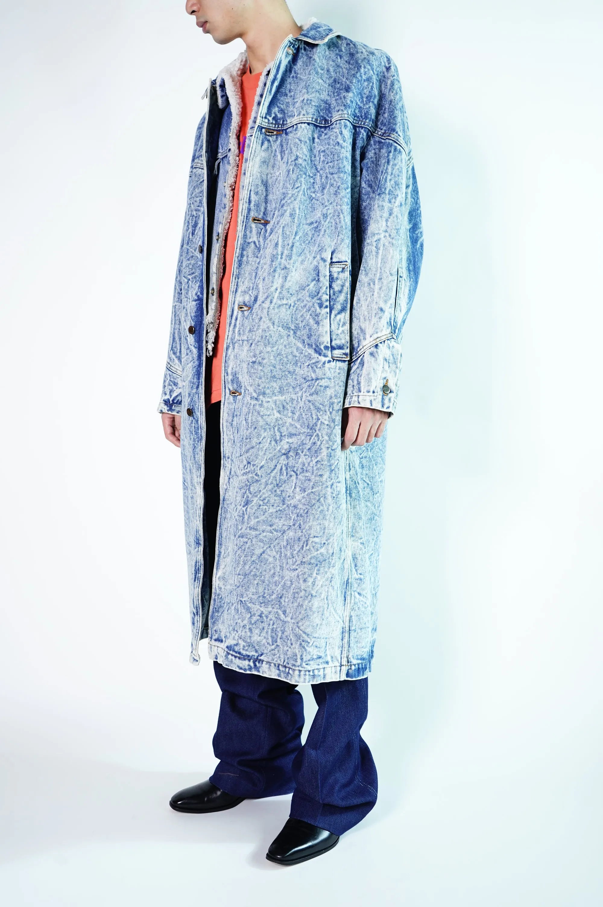 "ESSENTIALS by D.S.I." -Chemical Wash Denim Coat-