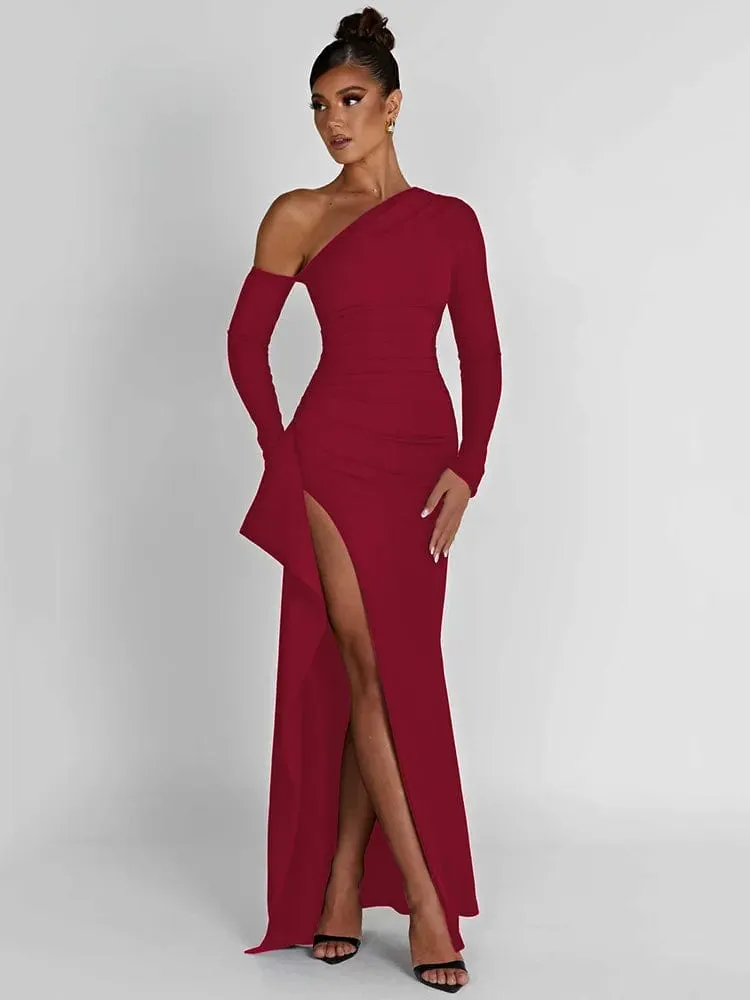 Seductive Elegance: Thigh-High Split Maxi Dress with Oblique Shoulder, Long Sleeves, and Backless Design for Sexy Club Party Looks