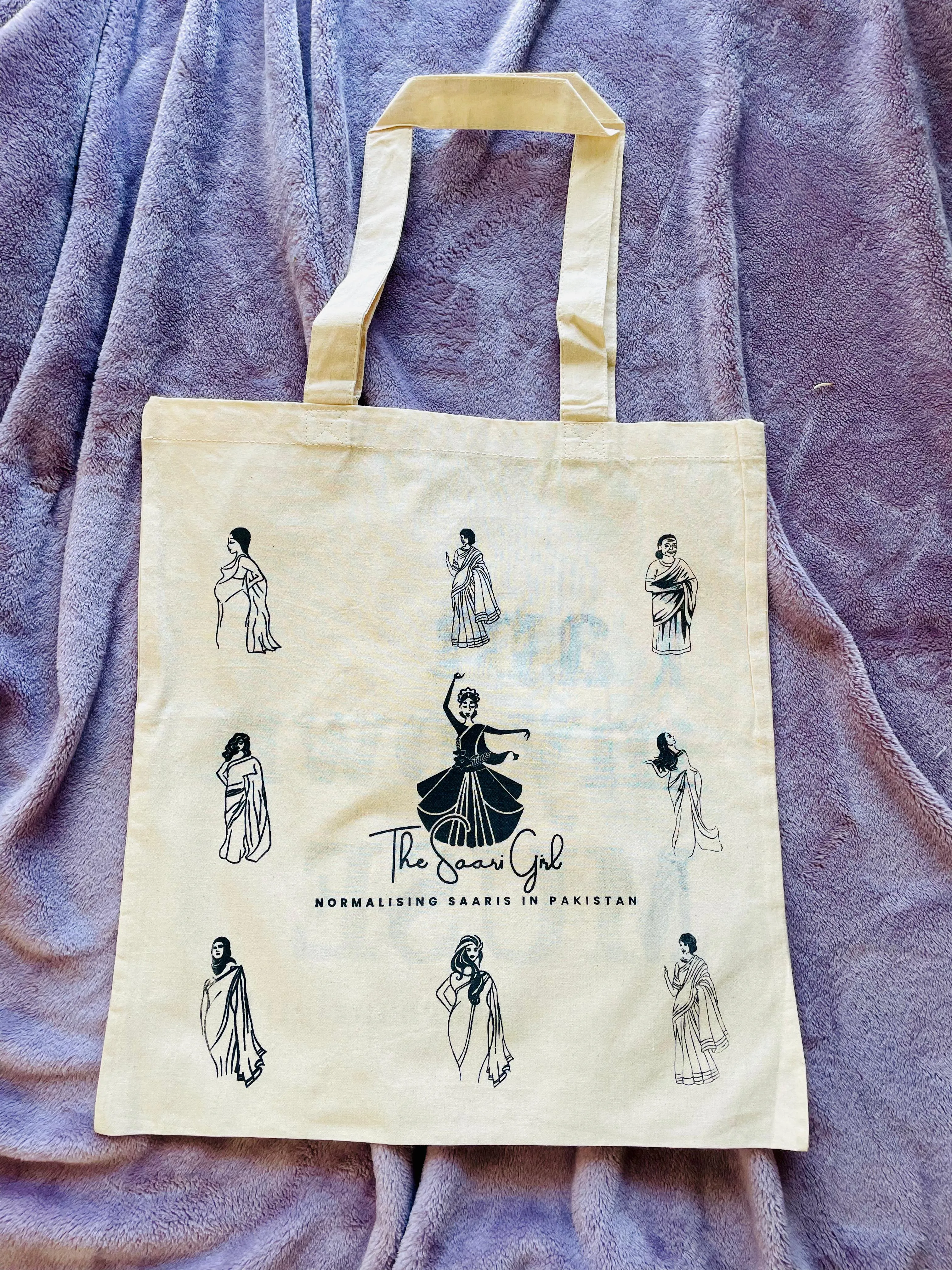 Signature Saari Girl Tote Bag