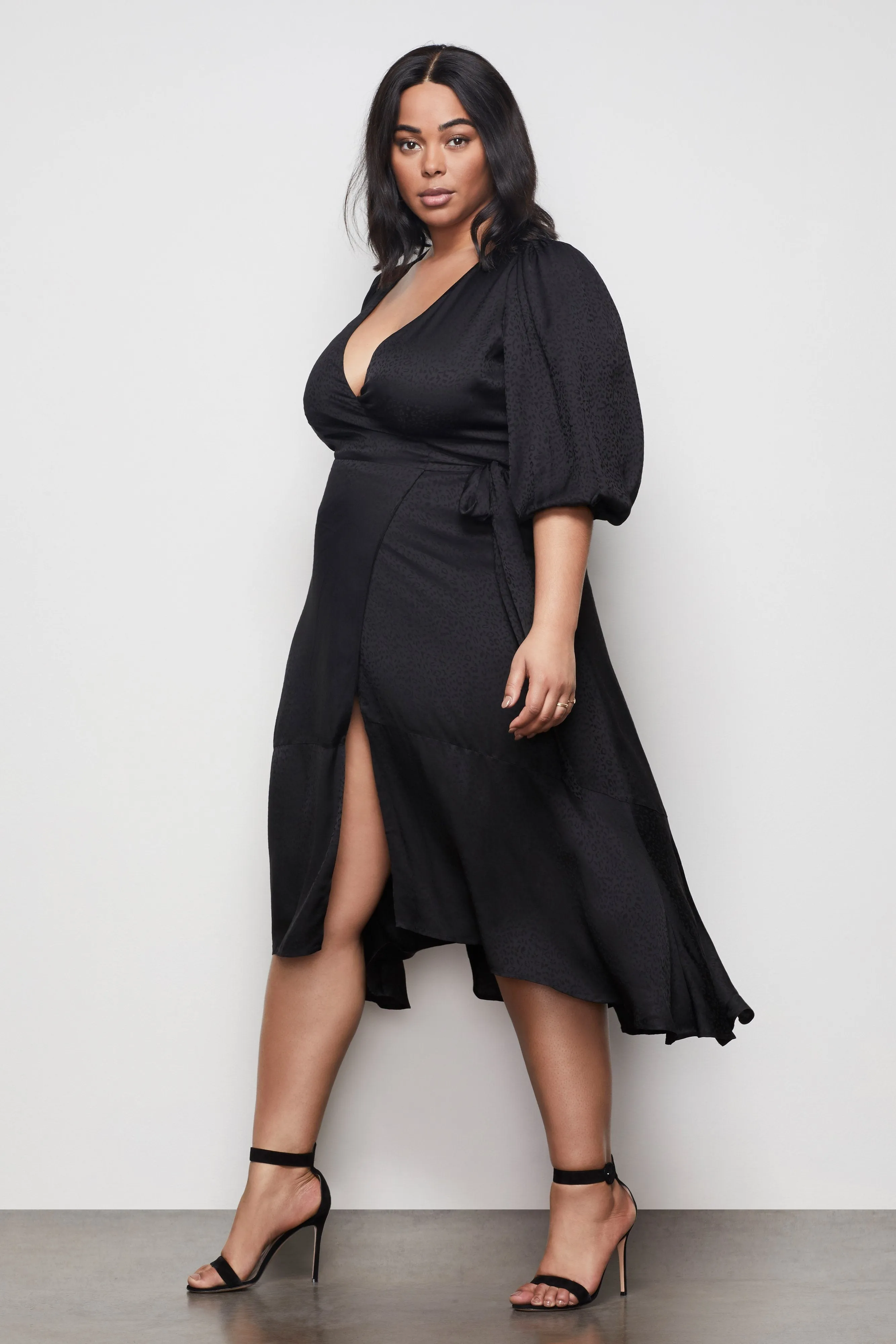 THE WRAP BODY DRESS | BLACK001