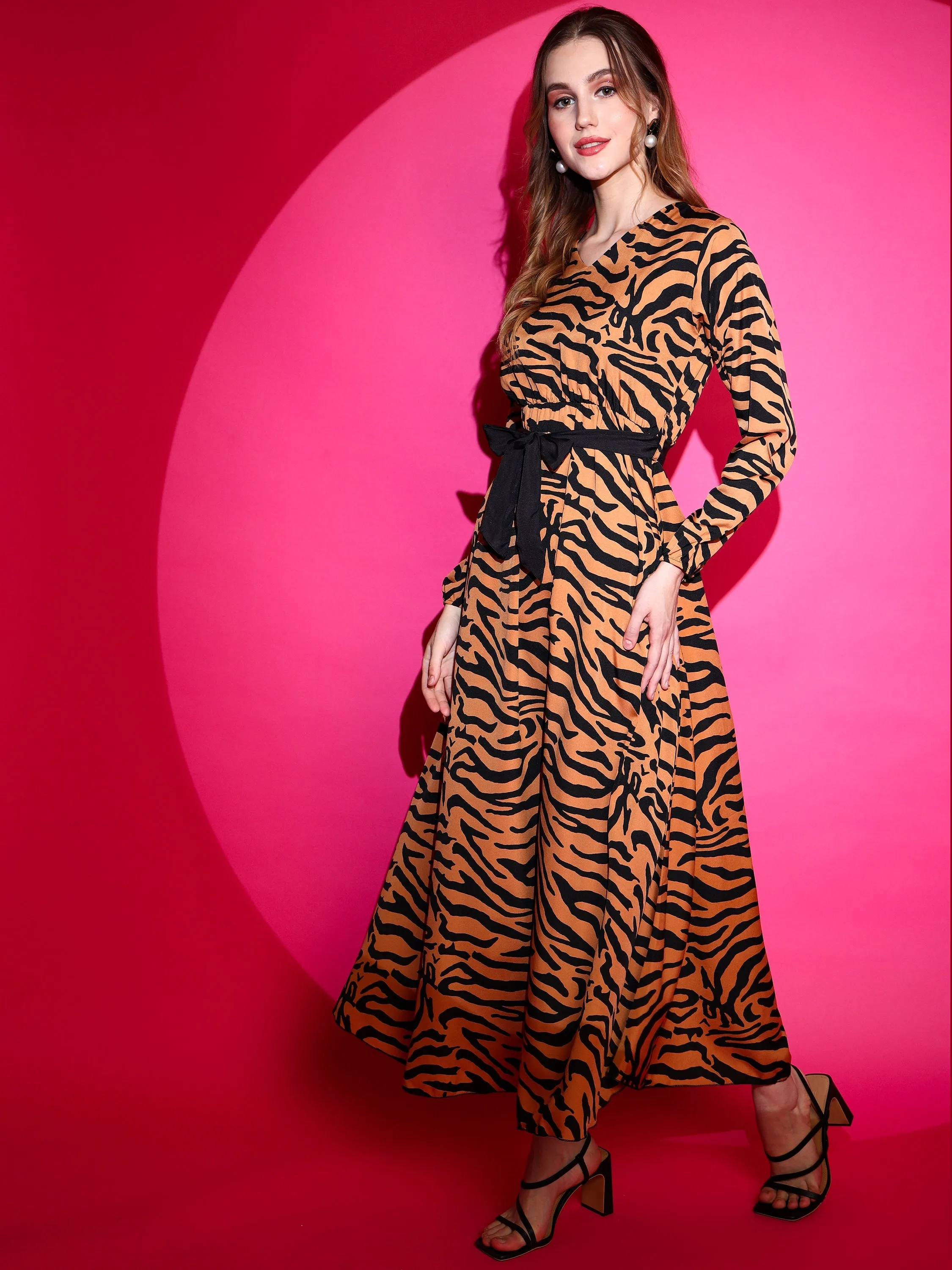 Women Zebra Printed Crepe Maxi V-neck Dress